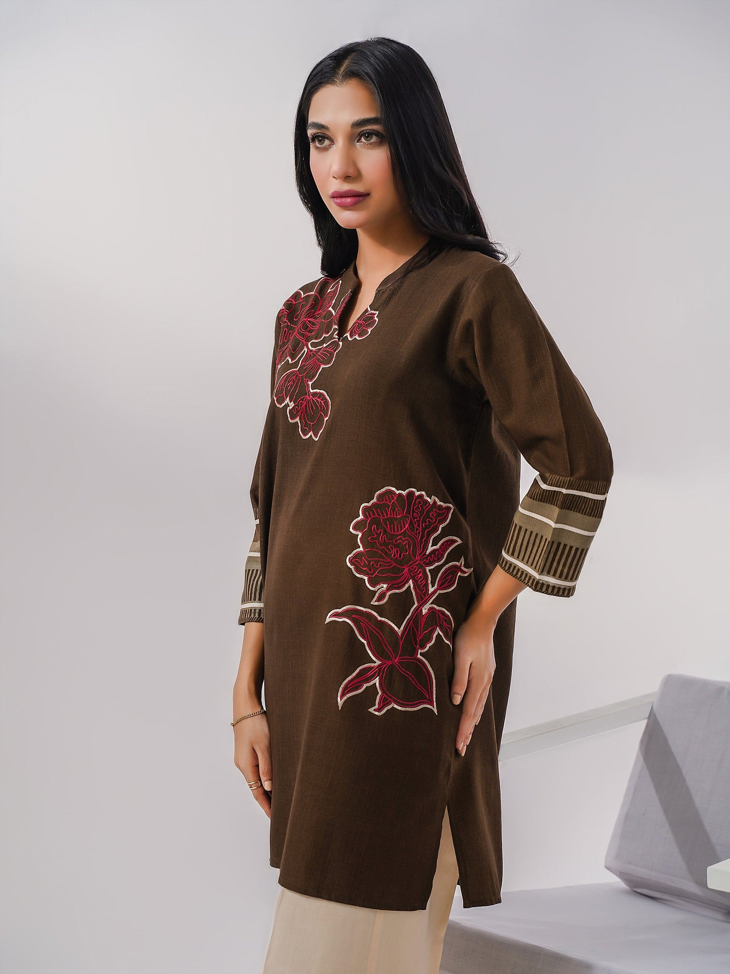 Slub Khaddar Shirt-Embroidered(Pret)