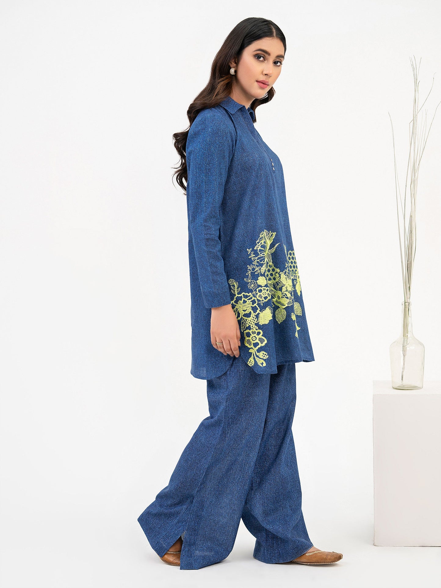 2 Piece Khaddar Suit-Embroidered (Pret)