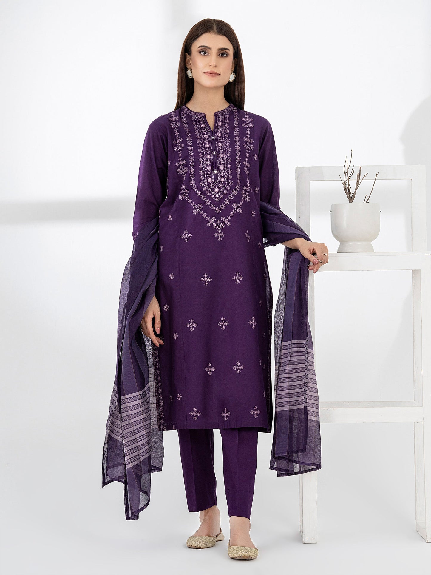 3 Piece Lawn Suit-Embroidered (Pret)