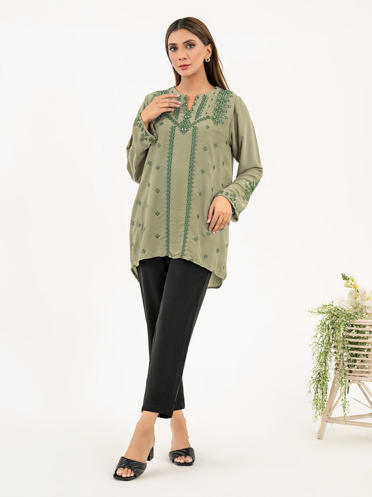 Grip Kurti-Embroidered(Pret)