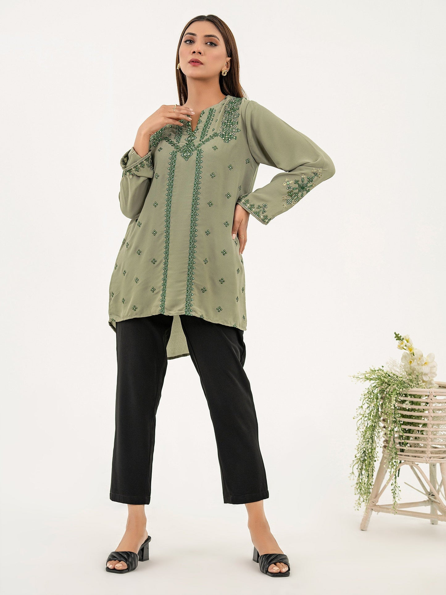 Grip Kurti-Embroidered(Pret)