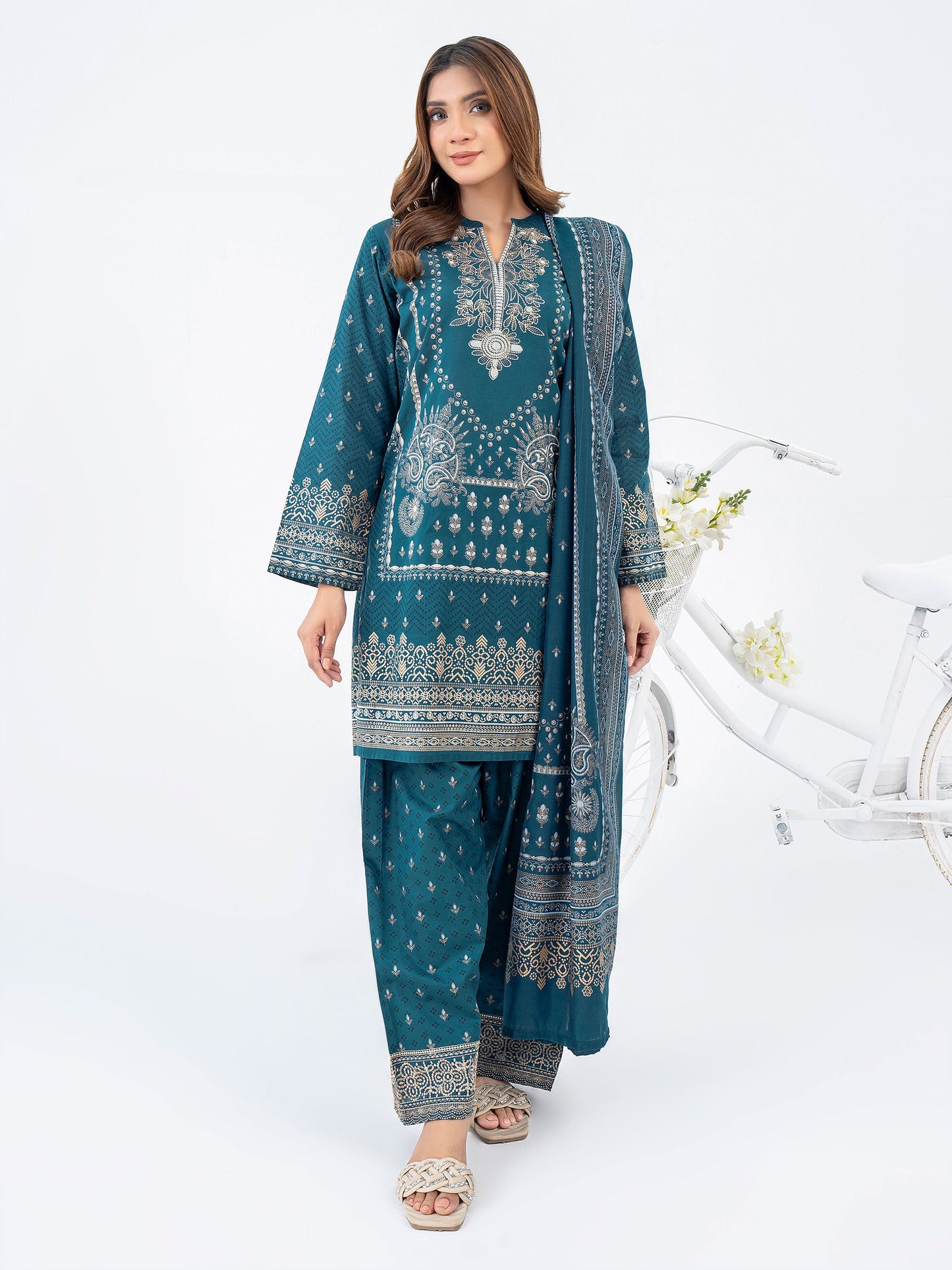 3 Piece Lawn Suit-Embroidered (Pret)