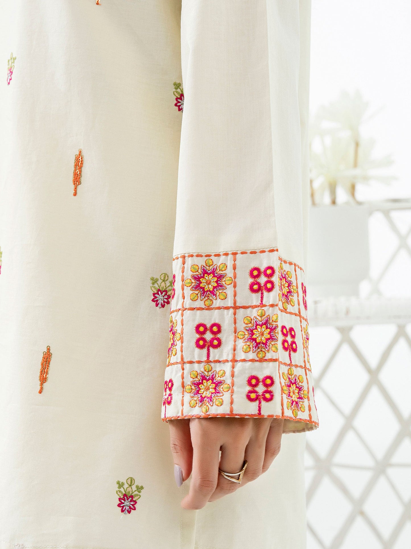 Cambric Kurti-Embroidered (Pret)