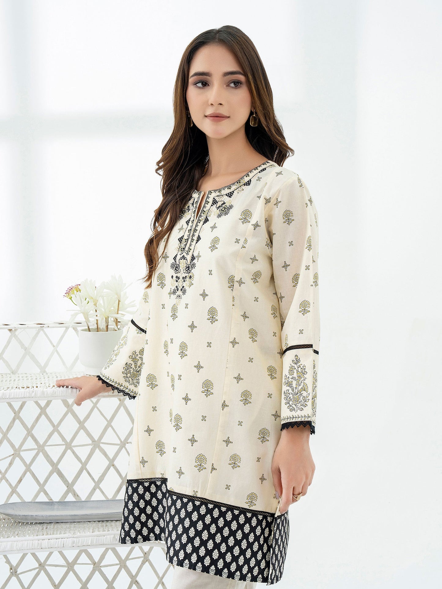 Cambric Kurti-Embroidered (Pret)