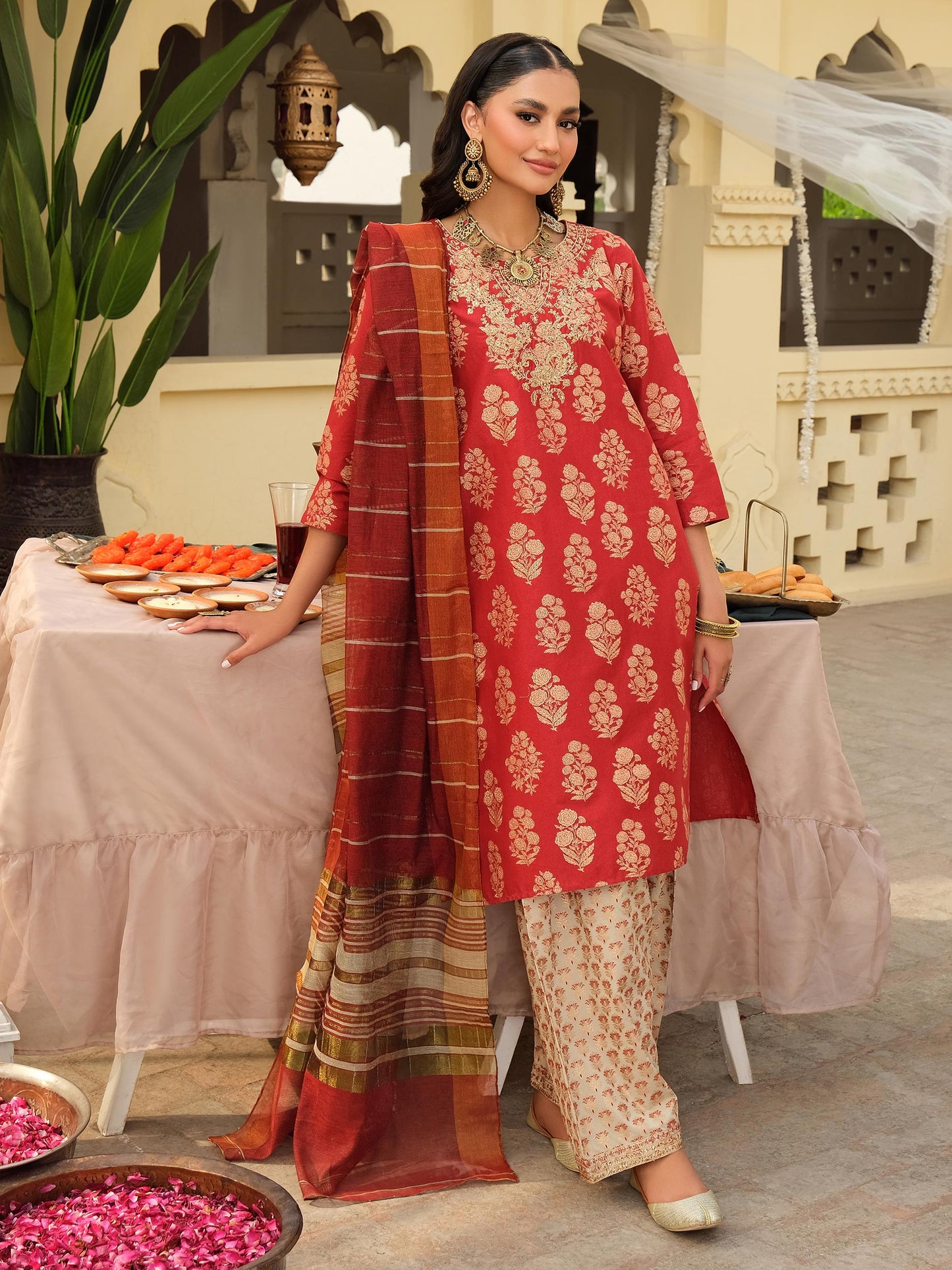 3 Piece Lawn Suit-Embroidered (Pret)