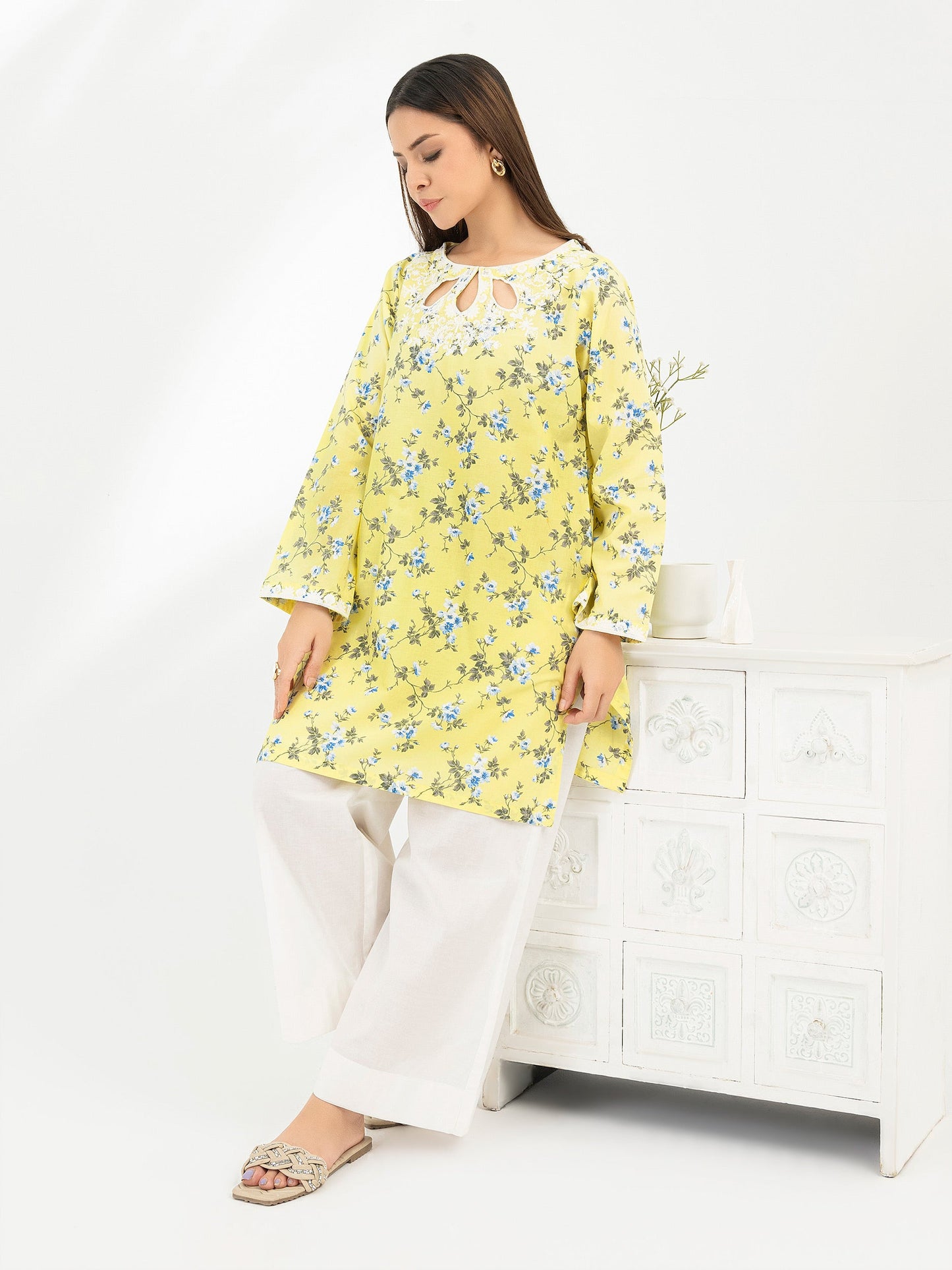 Cambric Kurti-Embroidered (Pret)