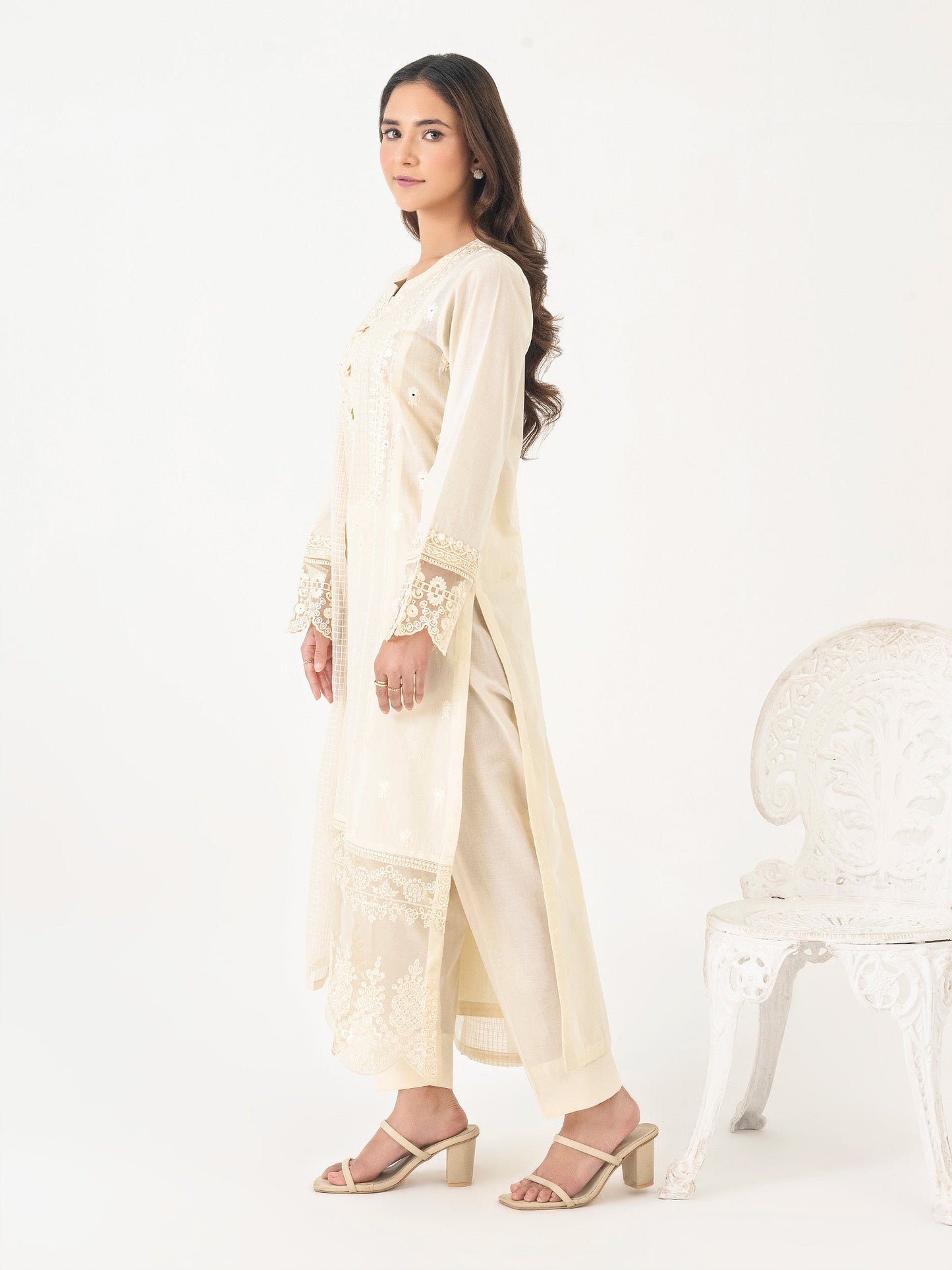 3 Piece Lawn Suit-Embroidered (Pret)