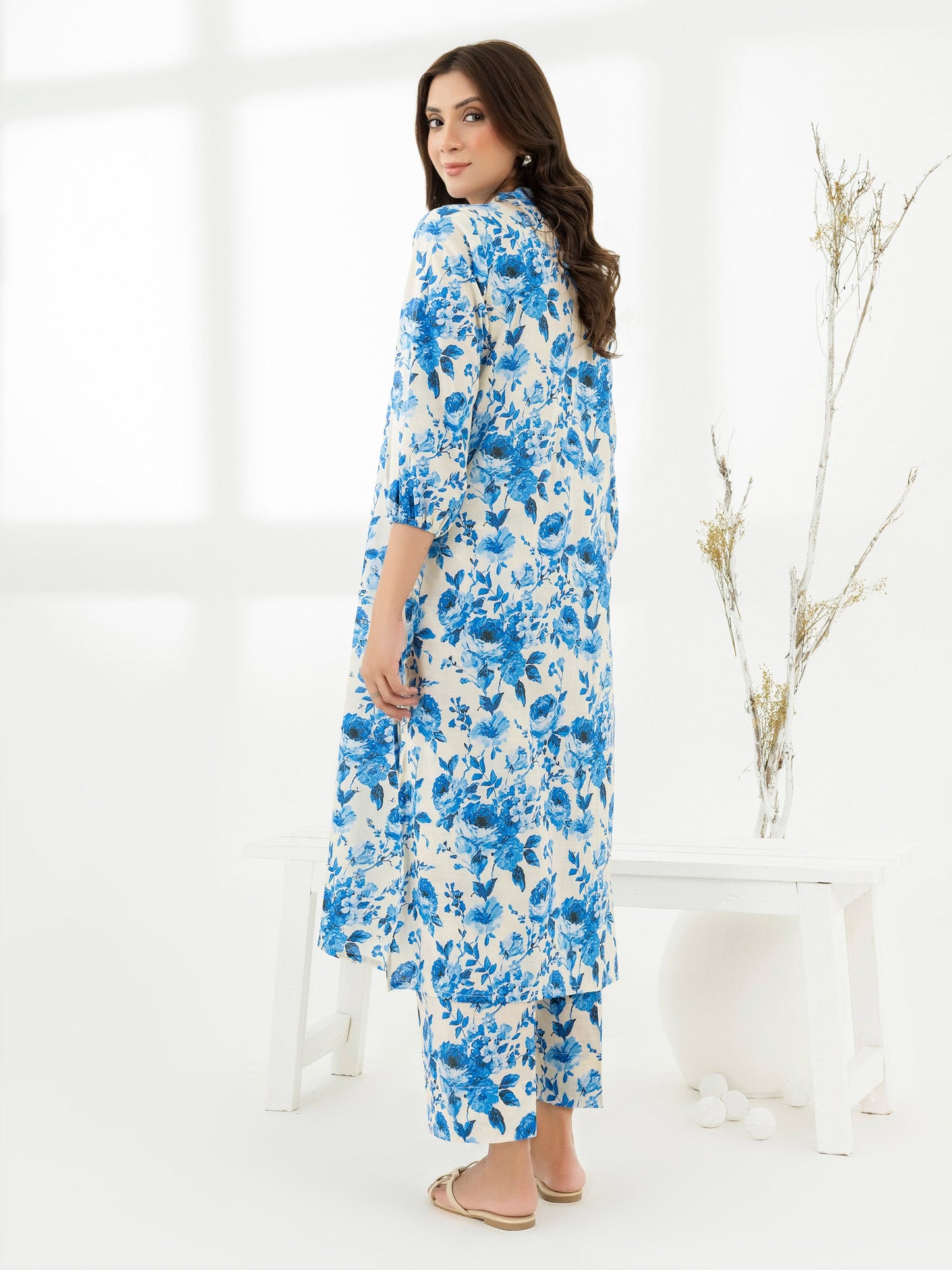 2 Piece Lawn Suit-Embroidered (Pret)