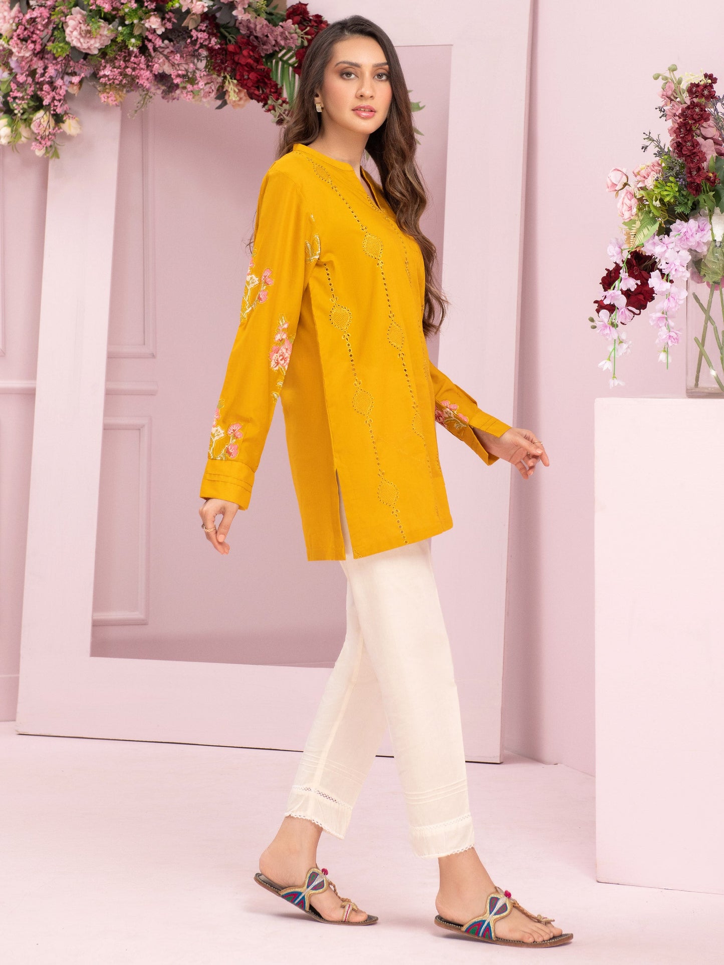 Cambric Kurti-Embroidered (Pret)