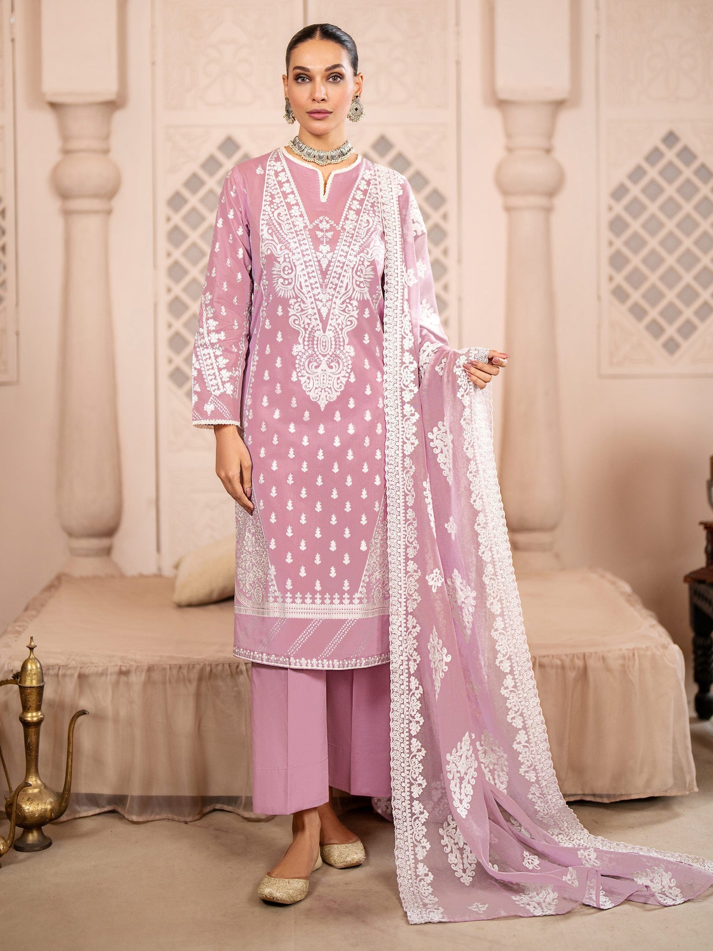 3 Piece Lawn Suit-Embroidered (pret)