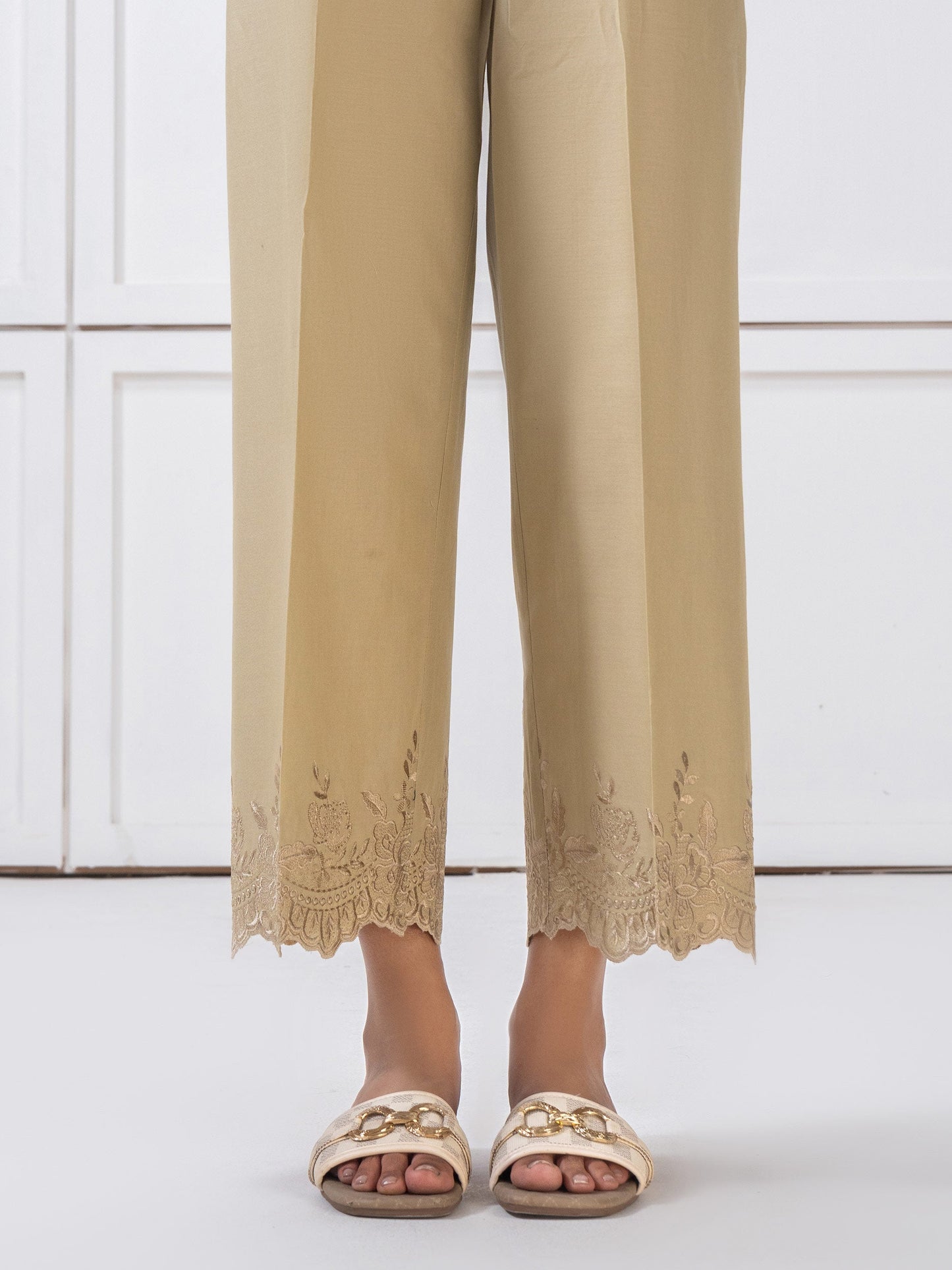 Lawn Trouser-Embroidered (Pret)