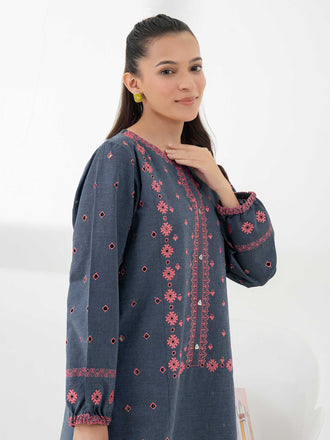 yarn-dyed-kurti-embroidered-(pret)