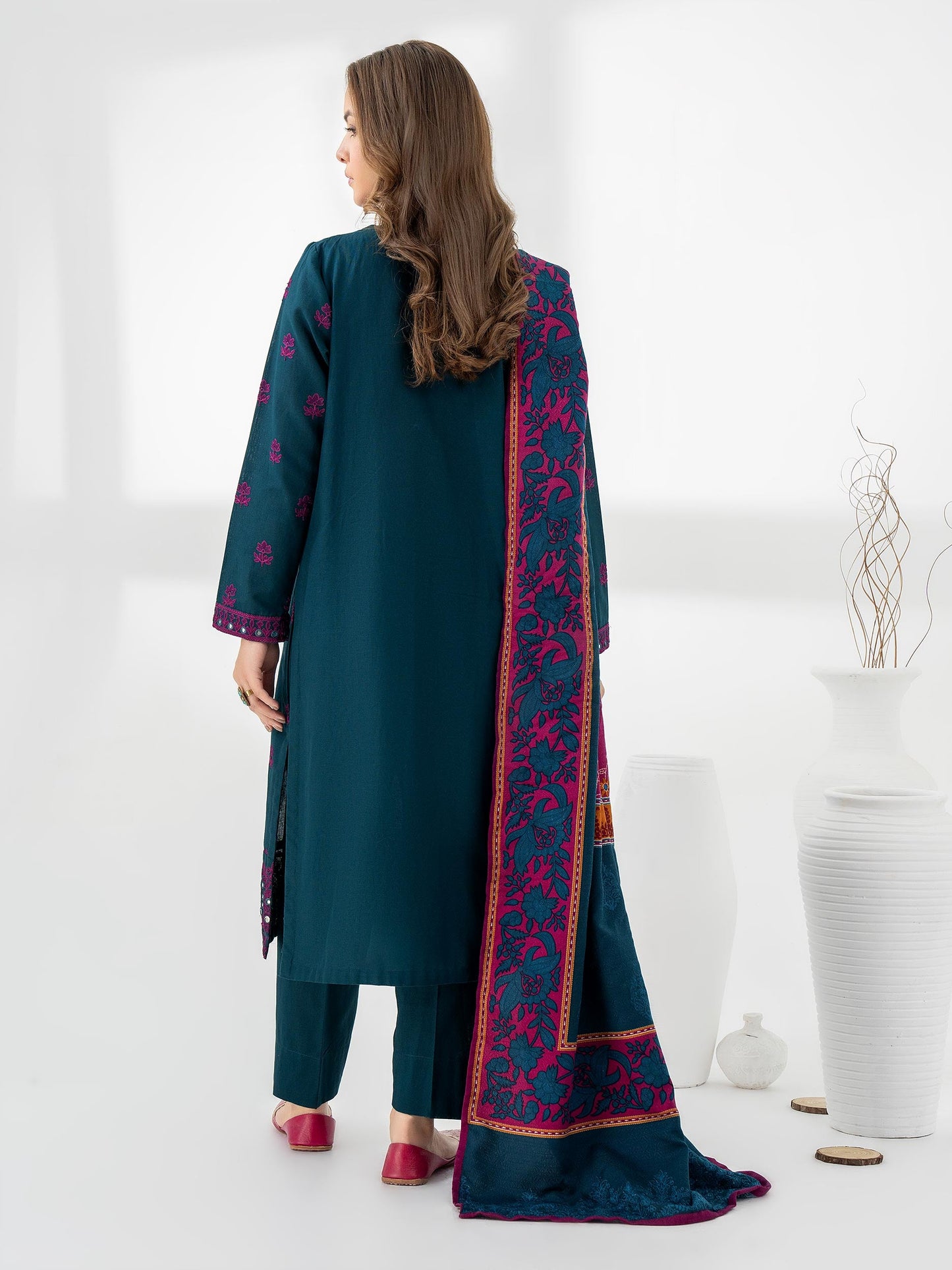 3 Piece Khaddar Suit-Embroidered (Pret)