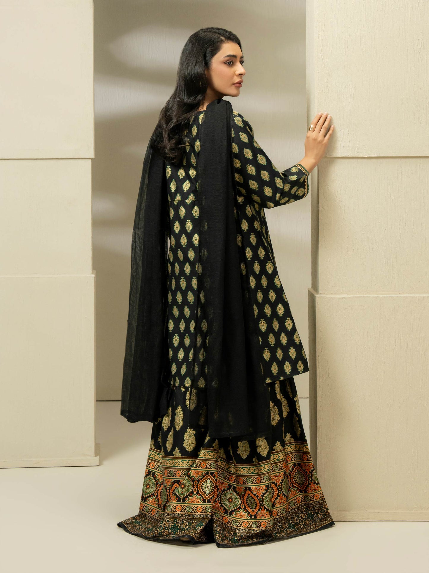 3 Piece Lawn Suit-Embroidered (Pret)