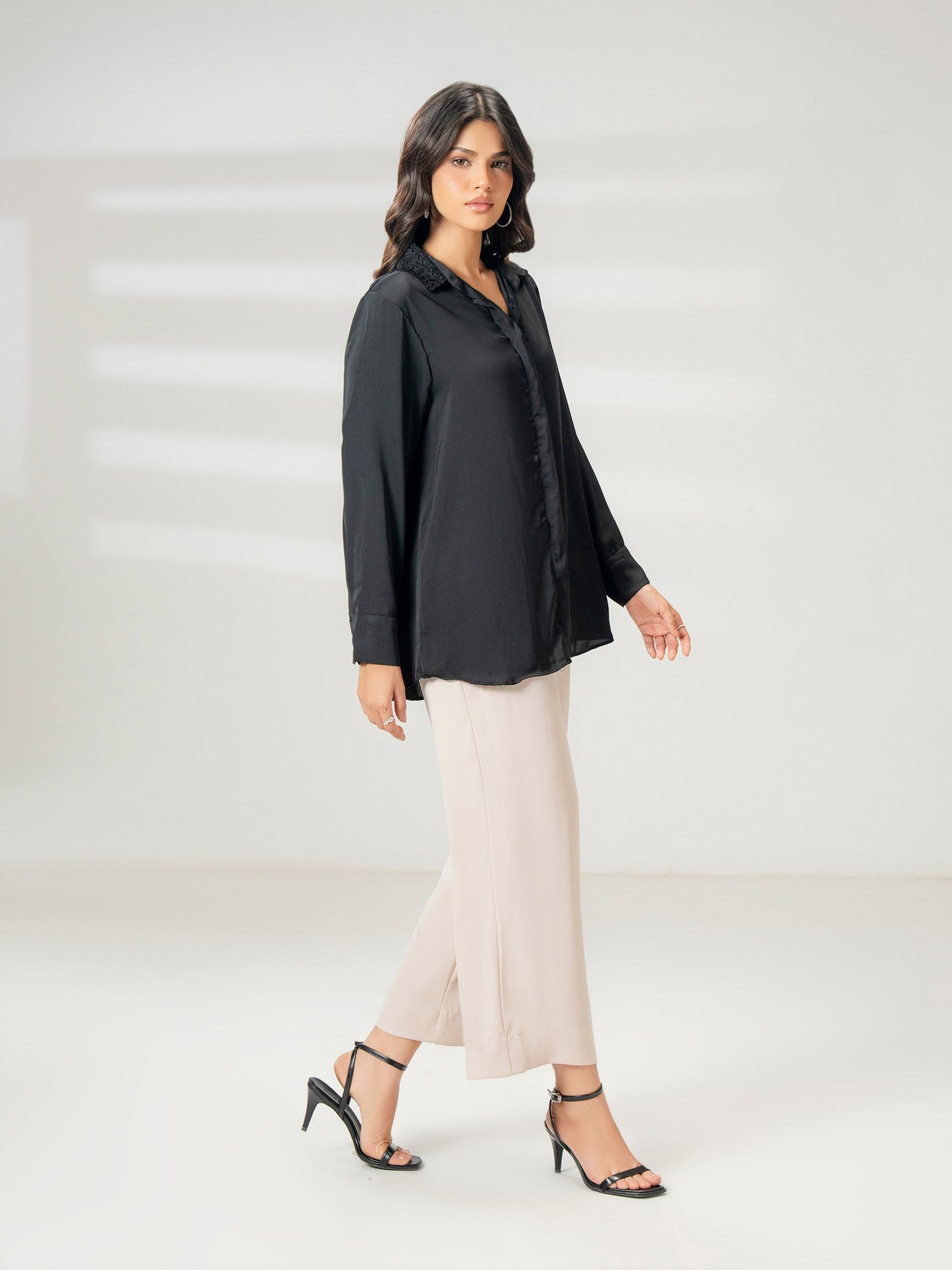 Embroidered Grip Top