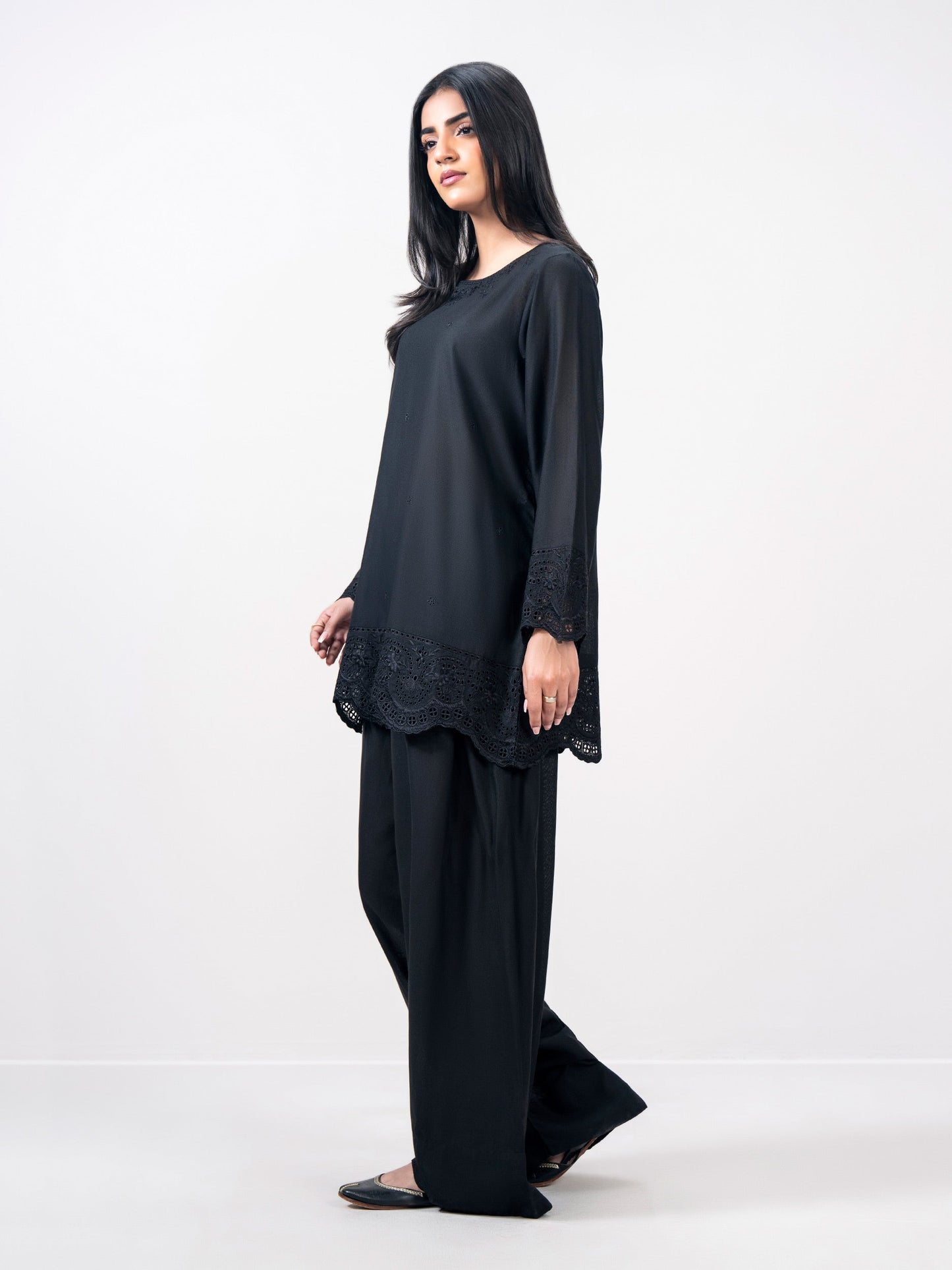 2 Piece Karandi Suit- Embroidered (Pret)